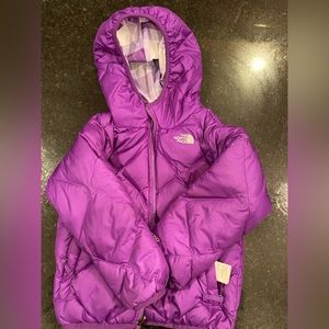 North Face 4T girls Hyalite 550 reversible down puffer, purple, retails 139